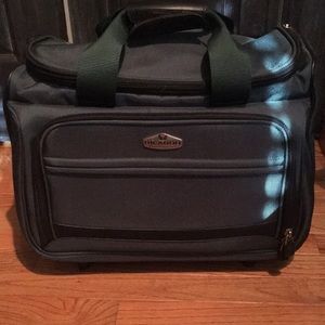 Ricardo Green suitcase